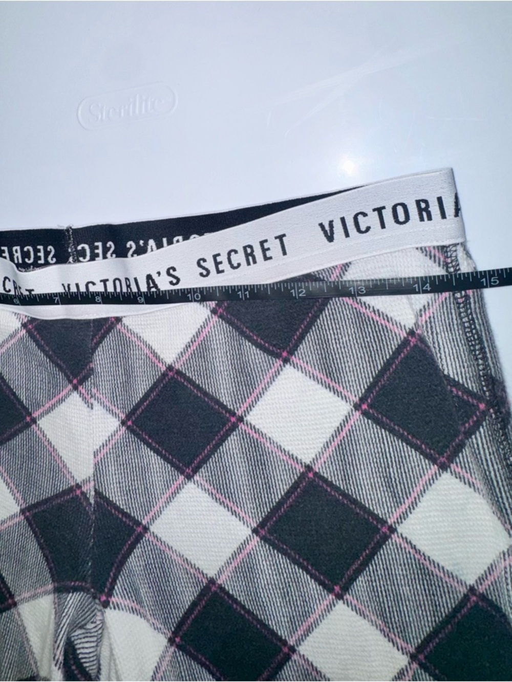 Victoria's Secret Black/White Plaid Long-Sleeve Pajama Set - Picture 15 of 16